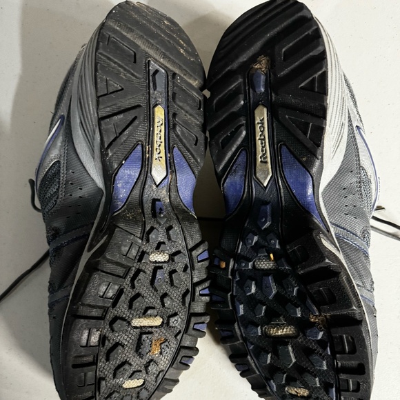 Reebok athletic shoes. size 10 1/2 gray with blue trim - Picture 2 of 4